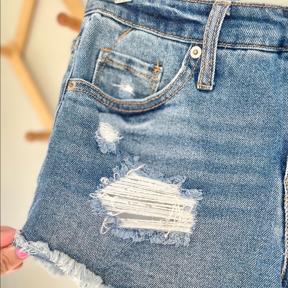 ☀️Women’s High Waist Denim Mossimo Shorts Sz 4 - Picture 3 of 5